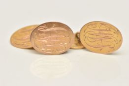 A PAIR OF 9CT GOLD CUFFLINKS, oval form cufflinks with monogram detail, chain link fittings,
