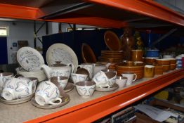 A BOX AND LOOSE CERAMICS, METALWARE AND SUNDRY ITEMS, to include a forty one piece Poole Pottery '