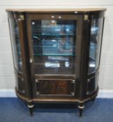 A 20TH CENTURY MAHOGANY FRENCH DISPLAY CABINET, with a single glazed door, enclosing two glass