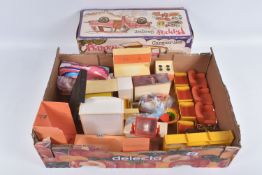 A QUANTITY OF UNBOXED ASSORTED PALITOY PIPPA FURNITURE AND ACCESSORIES, to include Living Room,