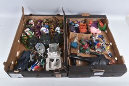 A COLLECTION OF VINTAGE UNBOXED COLLECTIBLE FIGURES AND VEHICLES, to include a talking 1992 Kenner