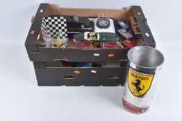 A QUANTITY OF ASSORTED MODERN DIECAST VEHICLES, to include part boxed presentation set containing an