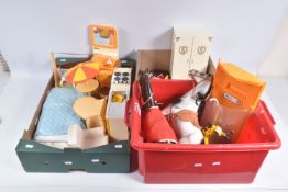 A QUANTITY OF UNBOXED ASSORTED 1970'S AND LATER SINDY DOLL CLOTHING AND ACCESSORIES, quantity of