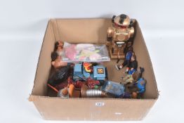 A QUANTITY OF ASSORTED UNBOXED MODERN TOYS & FIGURES ETC., to include set of four 1983 Cannell