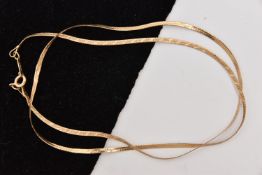 A FINE 9CT GOLD FLAT CHAIN NECKLACE, textured articulated chain necklace, fitted with a spring