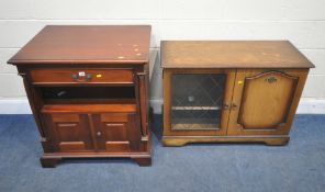 A MODERN MAHOGANY EFFECT CABINET, with a single drawer over double cupboard doors, width 76cm x