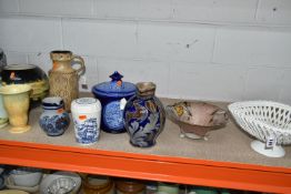 A COLLECTION OF VINTAGE DECORATIVE CERAMICS to include a Mason's 'Cutty Sark' tea caddy (chip to the