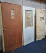 FOUR VARIOUS INTERNAL / EXTERNAL DOORS, to include a hardwood interior door with a single glass