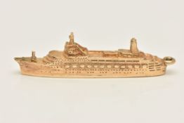 A 9CT GOLD CANBERRA SHIP CHARM, approximate length 33mm, hallmarked 9ct Birmingham, approximate