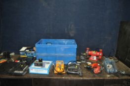 A TRAY CONTAINING POWER TOOLS including Power Craft Soldering Gun, belt sander and angle grinder,