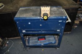 A WHEELED WORKSHOP TROLLEY CONTAINING AUTOMOTIVE TOOLS AND CONSUMABLES including cables, connectors,