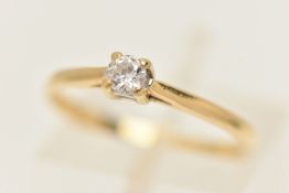 AN 18CT GOLD SINGLE STONE DIAMOND RING, a round brilliant cut diamond, approximate total carat