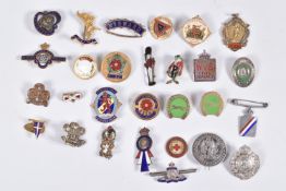 PLASTIC BAG CONTAINING VARIOUS MILITARY RELATED BADGES and WAR SERVICES BADGE