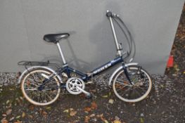 A DAWES METROPOLIS FOLDING BICYCLE with 5 speed Sturmey Archer gears and a 10in frame. Condition
