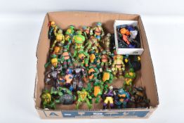 A COLLECTION OF UNBOXED ASSORTED PLAYMATES TOYS TEENAGE MUTANT HERO/NINJA TURTLES ACTION FIGURES AND