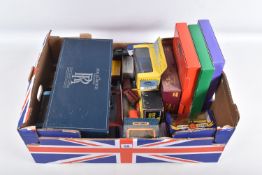 AN ASSORTMENT OF BOXED AND LOOSE DIECAST MODEL VEHICLES, to include models by Vanguards, a number of