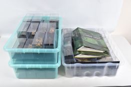 A LARGE COLLECTION OF DE AGOSTINI COMBAT TANKS COLLECTION MODELS, all displayed in perspex cases and