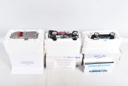 THREE BOXED 1:24 SCALE DIECAST MODELS CARS, to include a Franklin Mint Precision Model 1928 Stutz