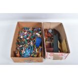 A QUANTITY OF ASSORTED TIMPO TOYS PLASTIC NATIVE AMERICAN AND COWBOY FIGURES & ACCESSORIES, with a