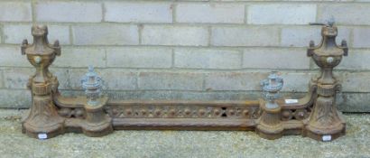 A 19th century brass-mounted iron extending fender. 120 cm wide.