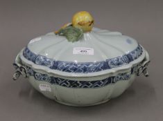 An antique Continental porcelain tureen. 27 cm wide.