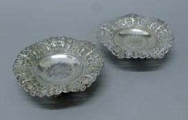 Two small Indian white metal tazzas. Each 16 cm diameter.