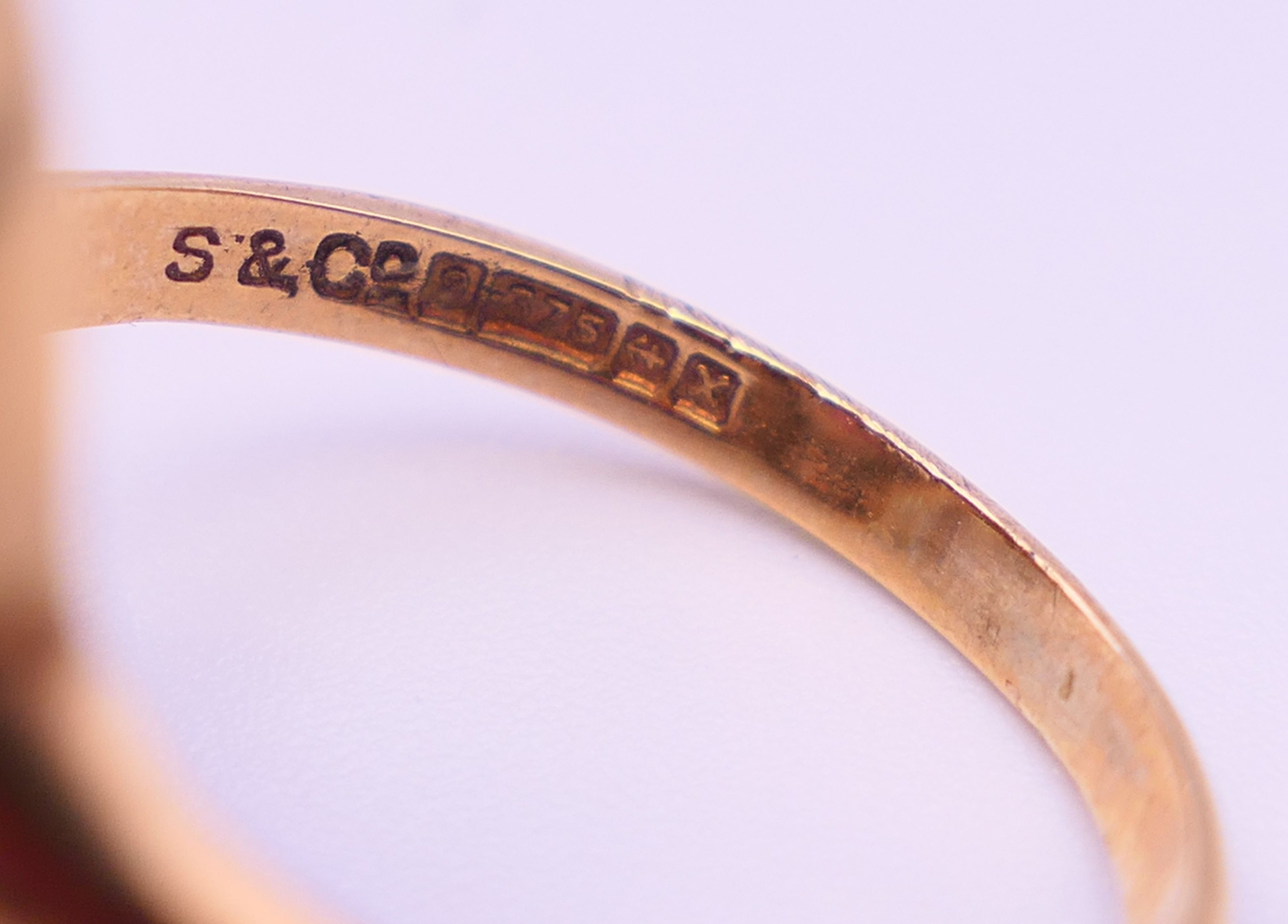 A 9 ct gold amethyst ring. Ring size L. 4.7 grammes total weight. - Image 4 of 5