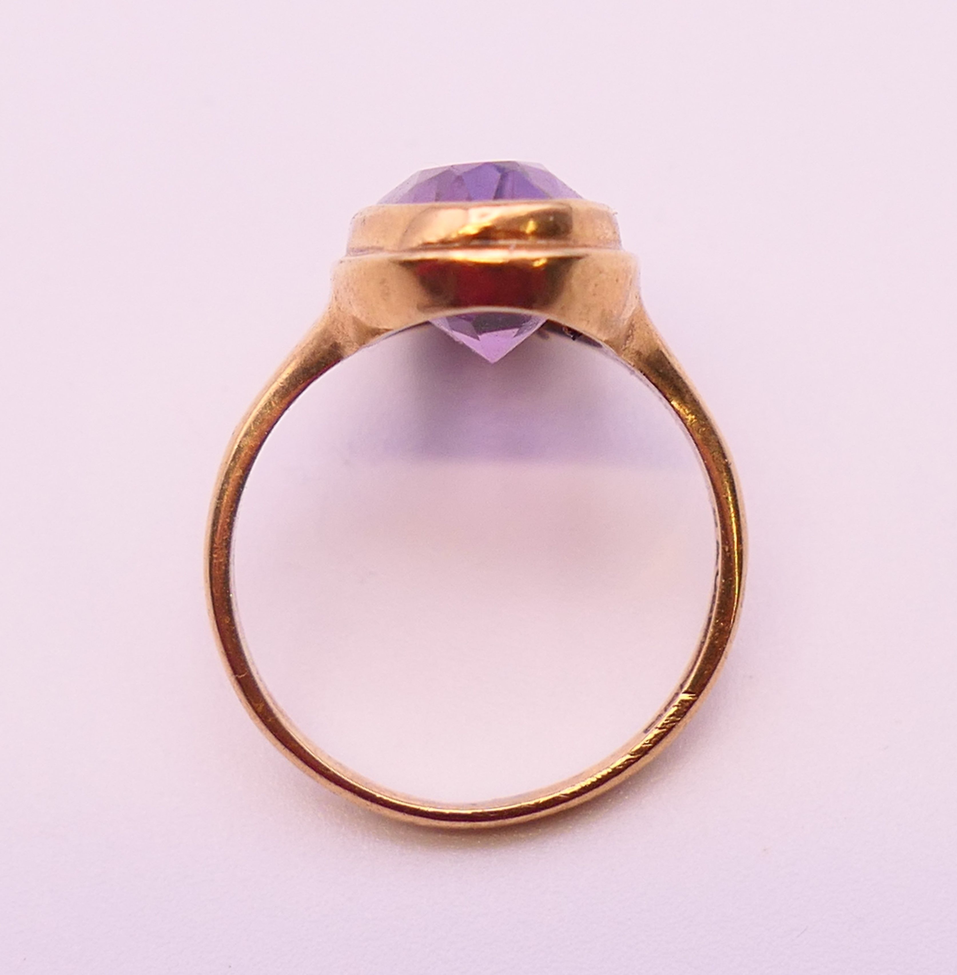 A 9 ct gold amethyst ring. Ring size L. 4.7 grammes total weight. - Image 5 of 5