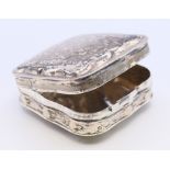 A Dutch silver snuff box. 4.5 cm wide.