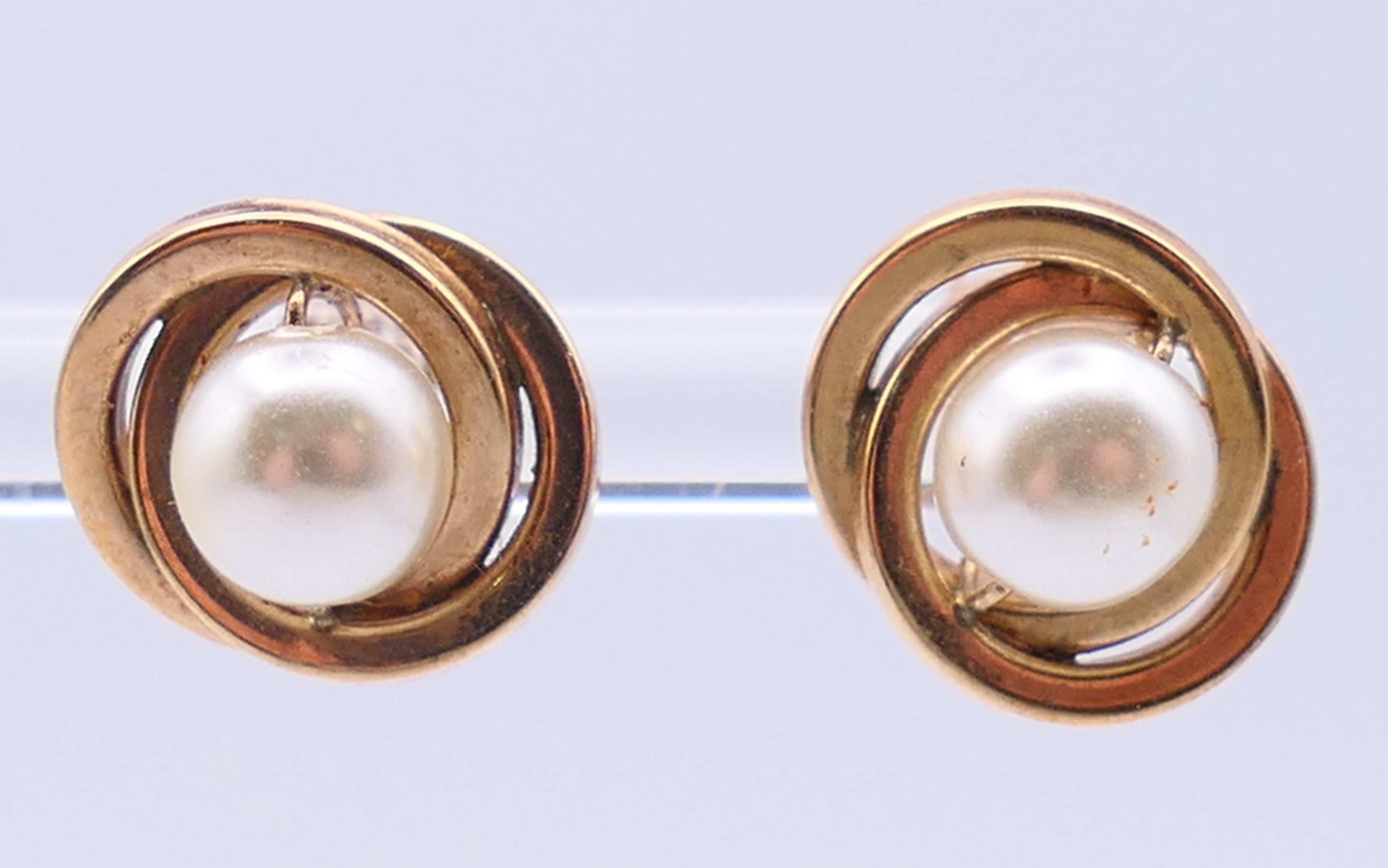 A quantity of various gold and other earrings. The coral pair 8 mm high. 34.6 grammes total weight. - Image 2 of 5