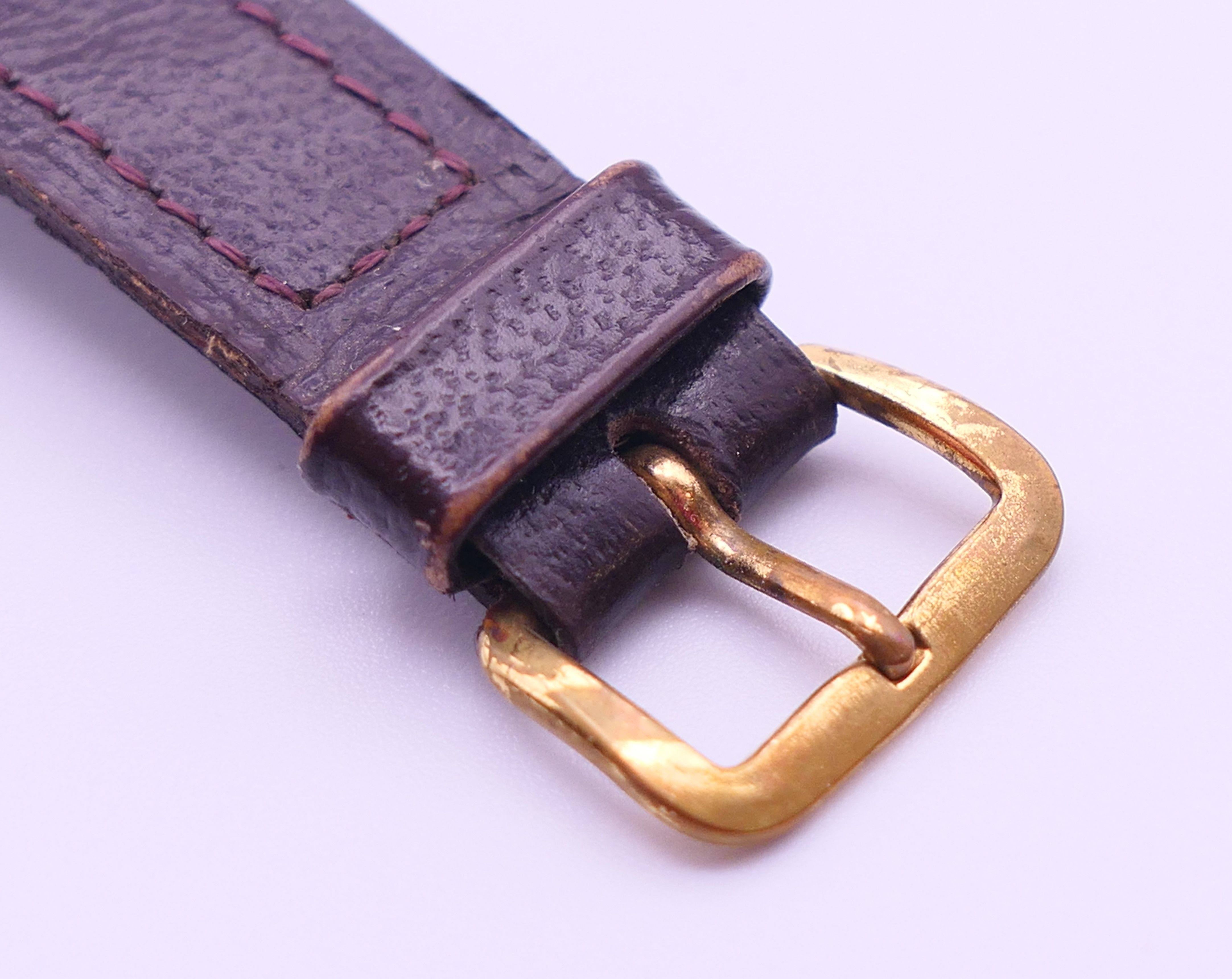 A 9 ct gold Tissot gentlemen's wristwatch. 3.5 cm wide. 30.8 grammes total weight. - Image 6 of 7