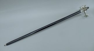 A walking stick, the handle formed as a twin-engine aeroplane. 91 cm long.
