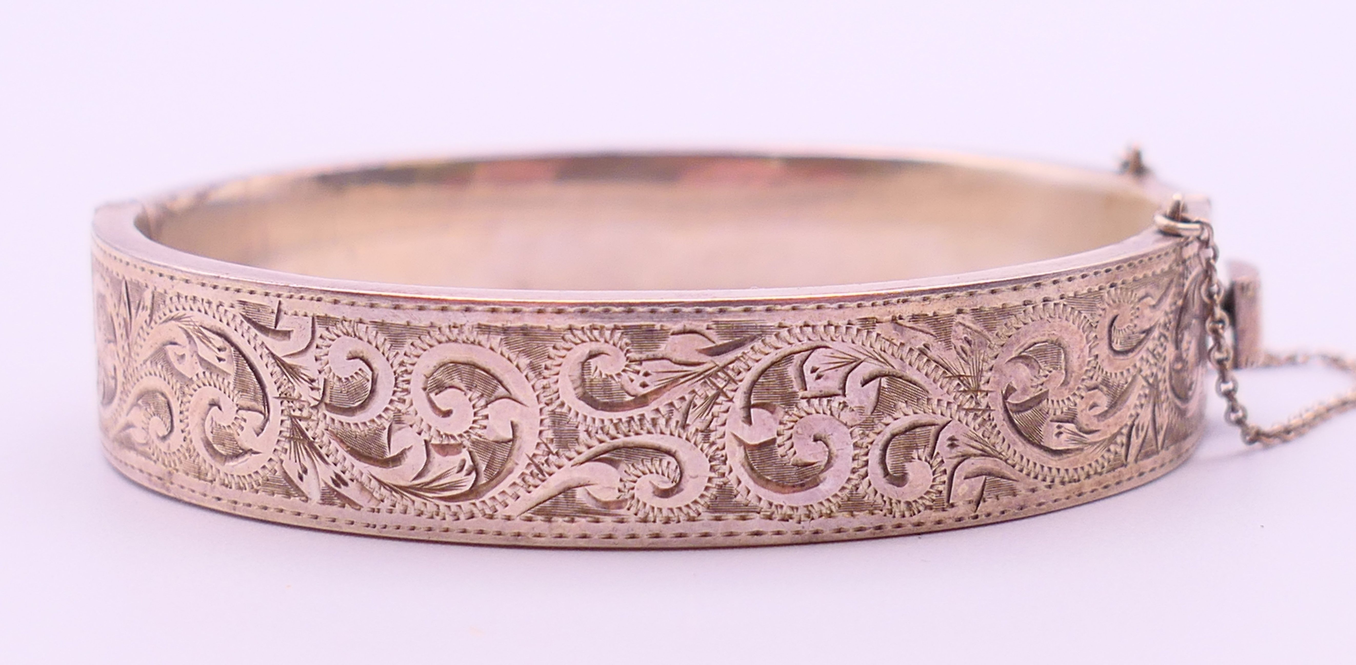Two silver engraved bangle-form bracelets. Each 5.5 cm inner width. 53.3 grammes. - Image 3 of 9