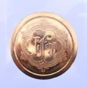 A Tiffany mirror compact rouge box. 4.25 cm diameter.