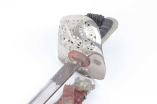 George V Pattern 1897 Infantry Officers' sword, 32 ins blade etched Rob Mole & Sons Birmingham