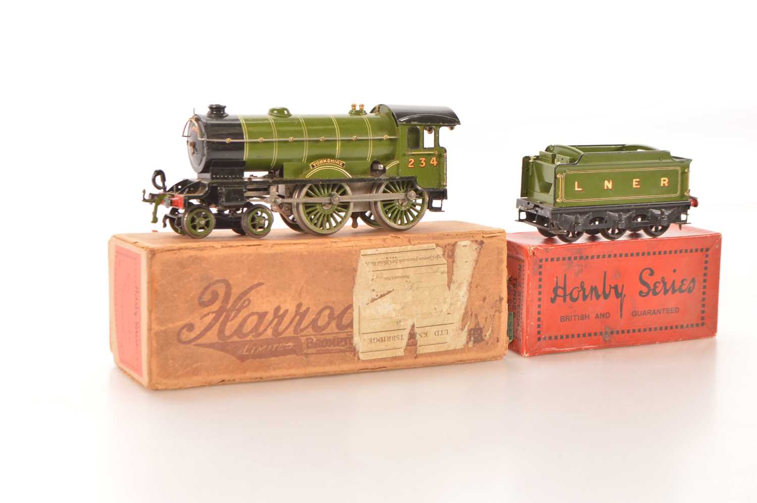 Hornby 0 Gauge No.2C 4-4-0 Special Loco & Tender LNER 'Yorkshire', No ...