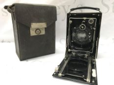 A cased Zeiss Ikon Compur camera circa 1920. Posta