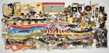 A collection of jewellery including Blue John pendant, Art Deco rolled gold cufflinks, agate