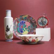 A group of Chinese porcelain items,