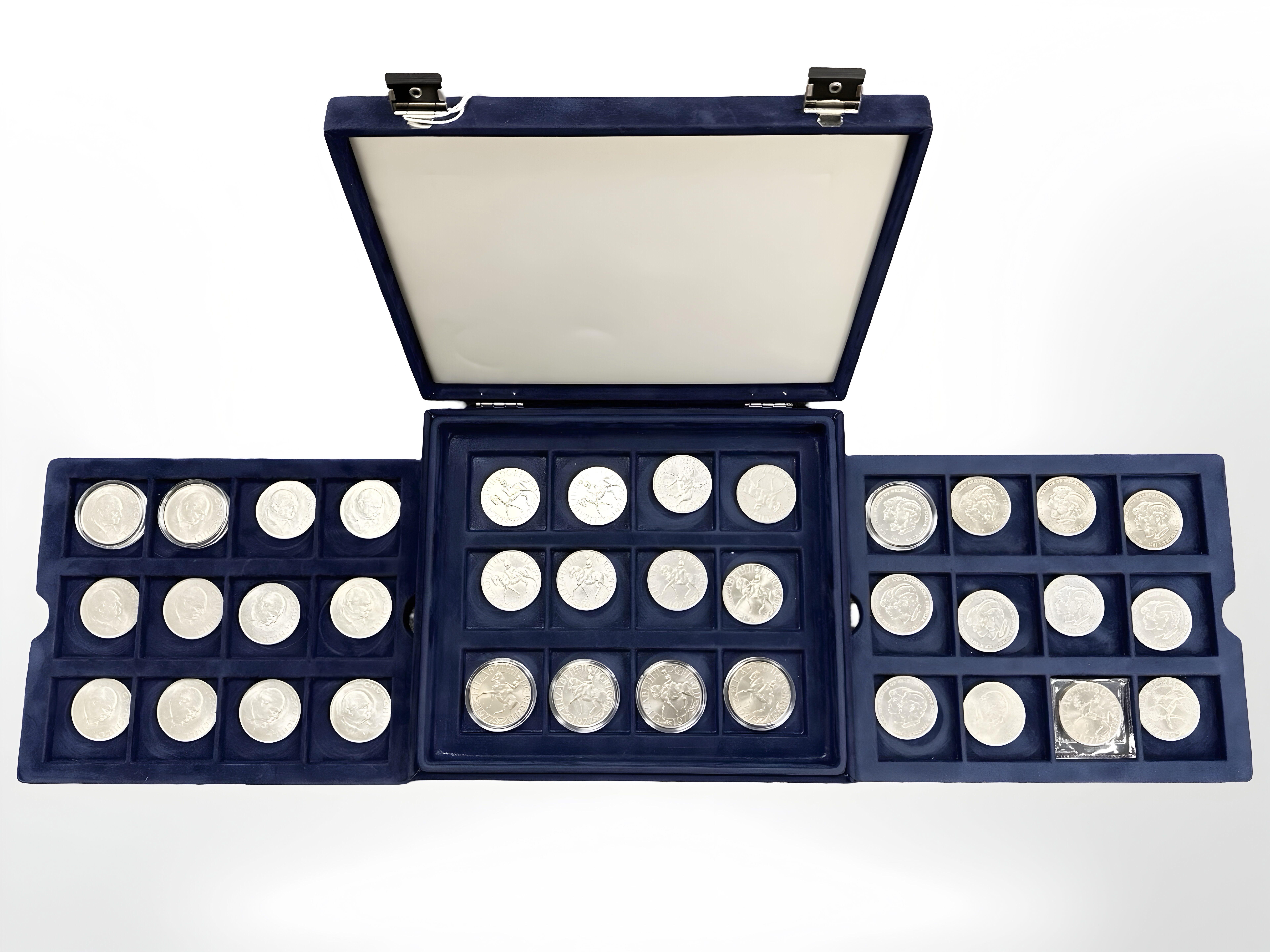 Thirty-six various British crowns, including several Churchill examples, 1977 Jubilee,