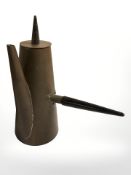 A 19th century copper coffee pot, height 24 cm.