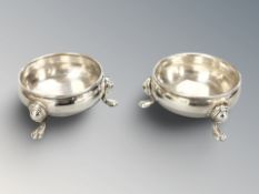 A pair of silver salts, diameter 5.5 cm. CONDITION REPORT: 74.3g.