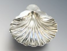 A silver shell form dish, length 11 cm. CONDITION REPORT: 41.3g.