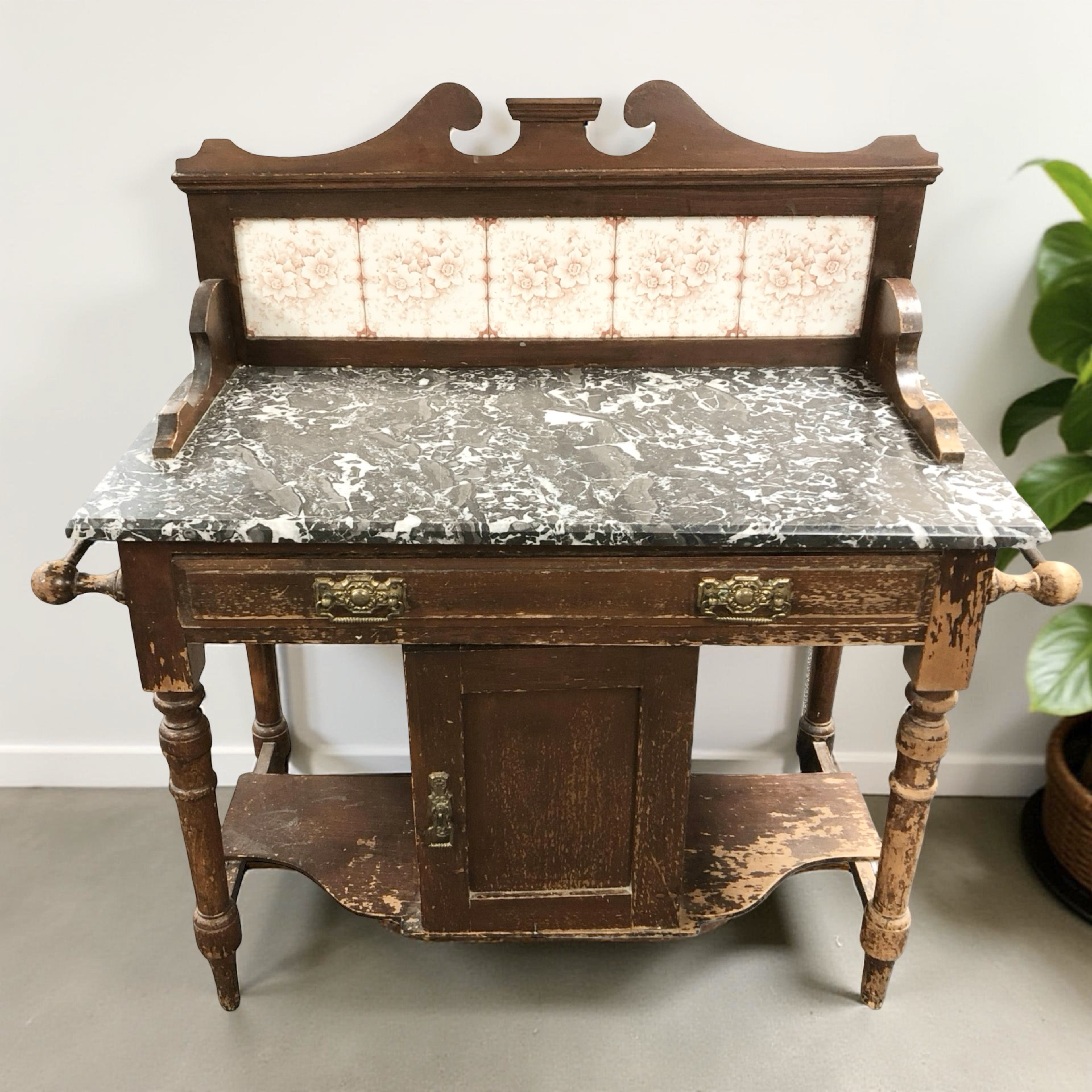 A late Victorian pine marble-topped wash stand with tiled back, 107 cm ...