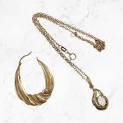 A 9ct gold opal pendant on chain, together with a single earring CONDITION REPORT: 4.