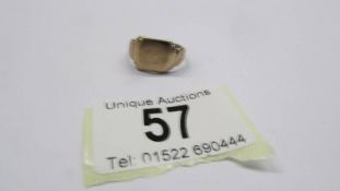 A 9ct gold signet ring, a/f, 4.39 grams.