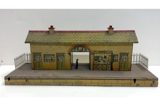 2 Hornby O gauge stations - Image 3 of 3