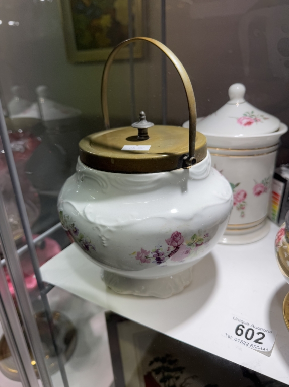 3 Vintage biscuit barrels & a lidded jar - Image 2 of 3