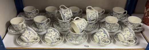 A good lot of vintage blue & white cups & saucers (approximately 19)