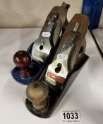 2 Carpenters planes, A Record & A Stanley no 4